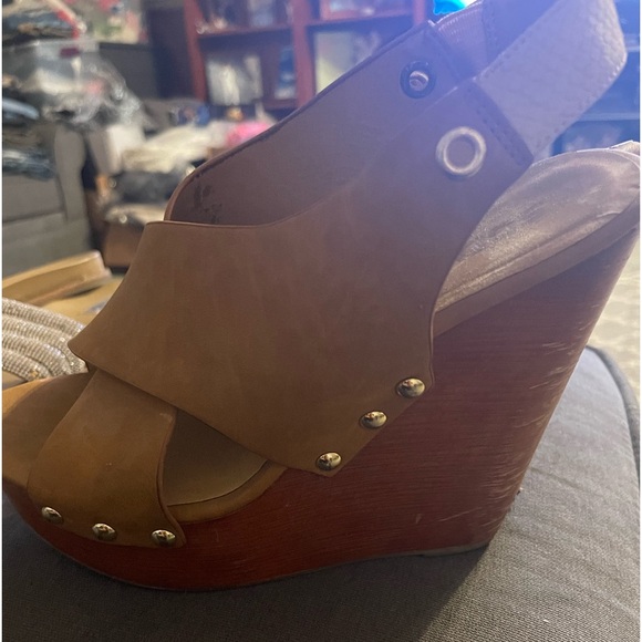 3 pairs of beautiful pre love shoes, 1 DKNY 1 Steve Madden, and 1 soda  - Picture 2 of 13